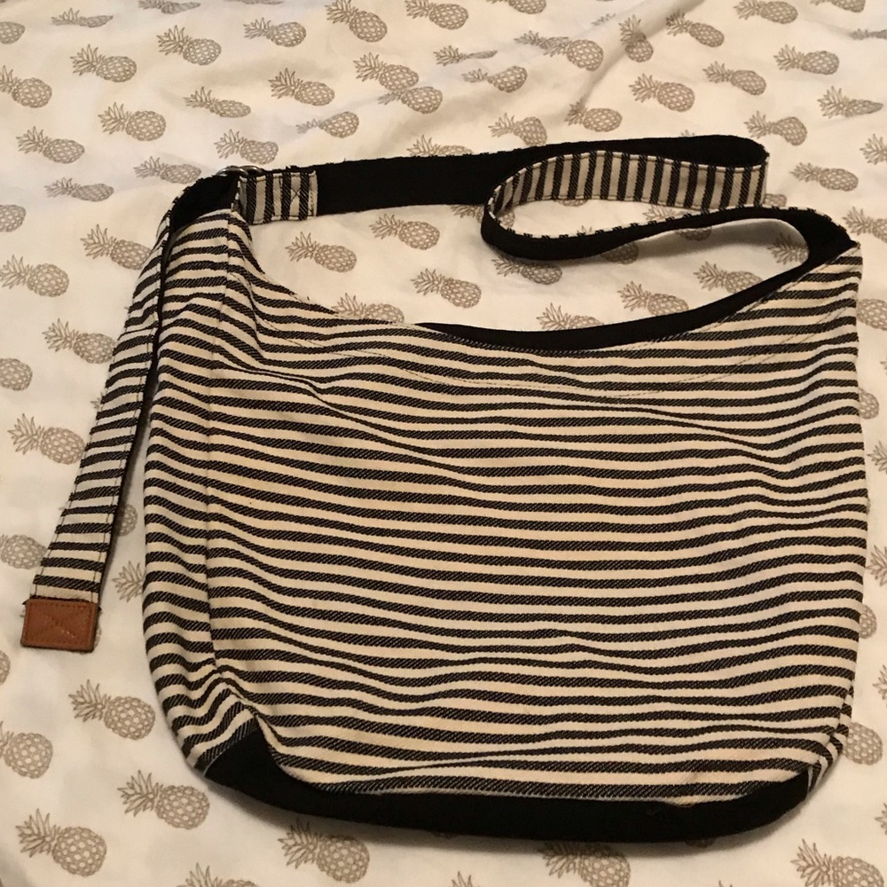 Thirty-One Retro Metro Hobo Purse
